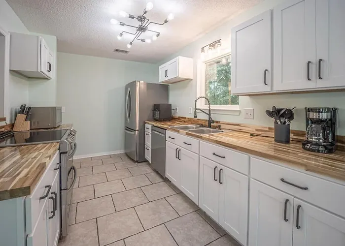 Golf Course Escape 3 Bedroom 3ba Holiday home *