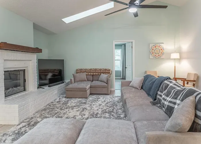 Golf Course Escape 3 Bedroom 3ba * Pensacola