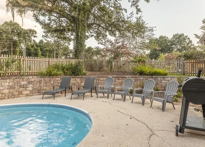 Golf Course Escape 3 Bedroom 3ba Holiday home Pensacola