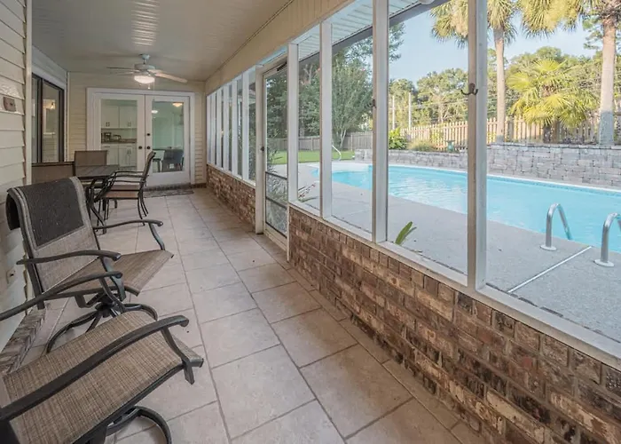 Golf Course Escape 3 Bedroom 3ba Holiday home Pensacola